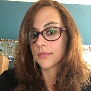 Meet your Posher, Deena